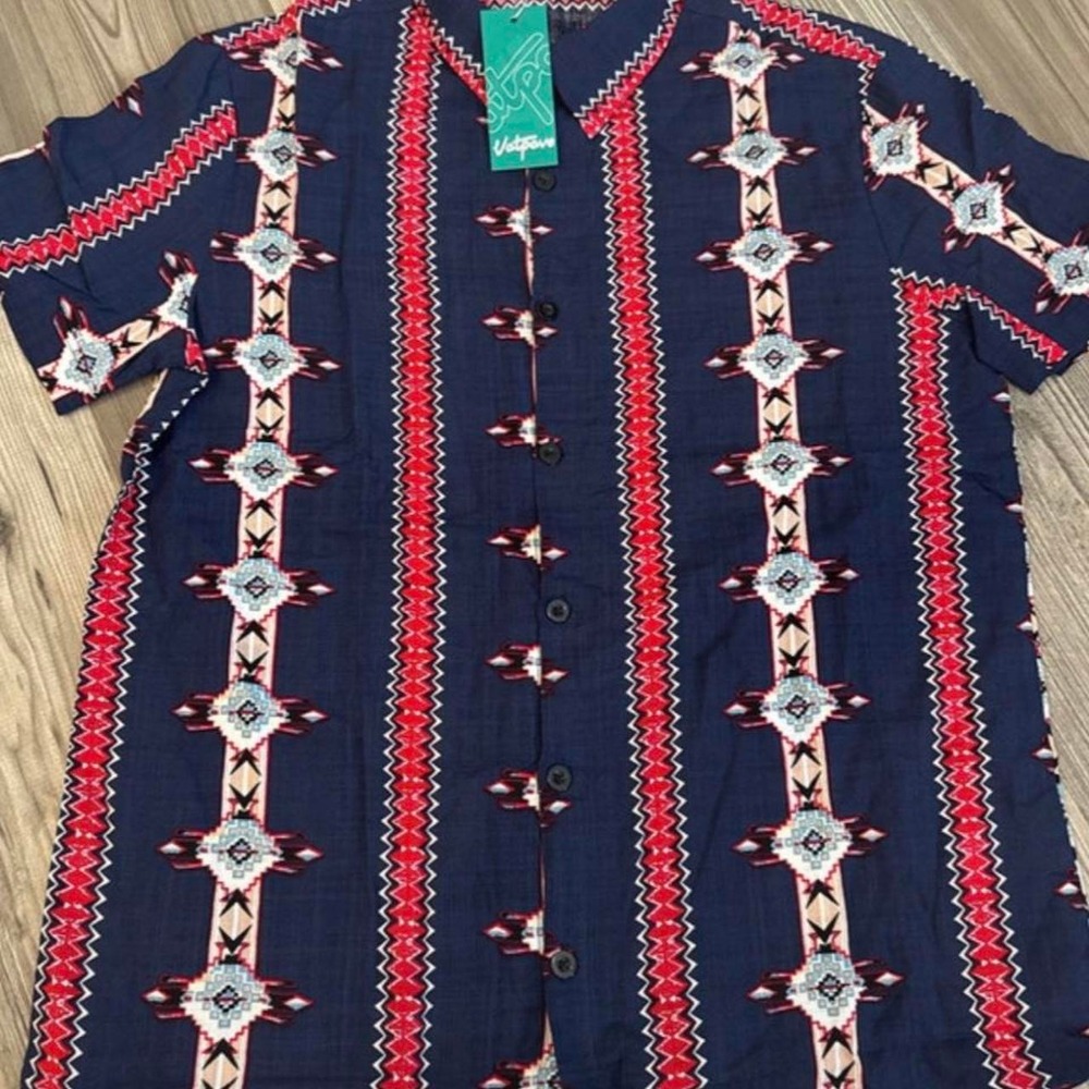 Brand new Vatpave men's Hawaiian button down shirt small
